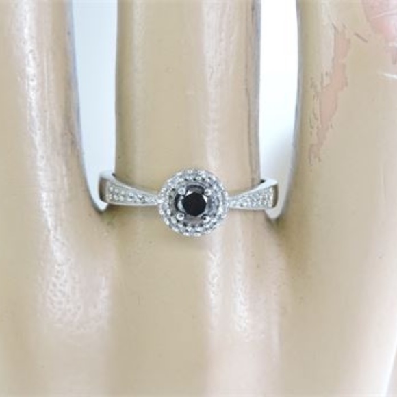 10K White Gold Diamond & Black Diamond Ring - Picture 4 of 8